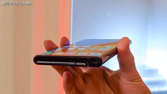 折疊屏戰(zhàn)局再升溫 三星二代曝光，華為Mate X能否靠軟件生態(tài)后來居上？