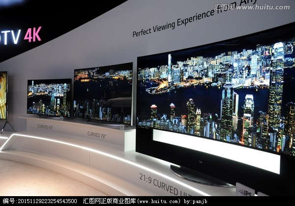 曲面電視 家電展上的視覺焦點，科技與美學的家居融合